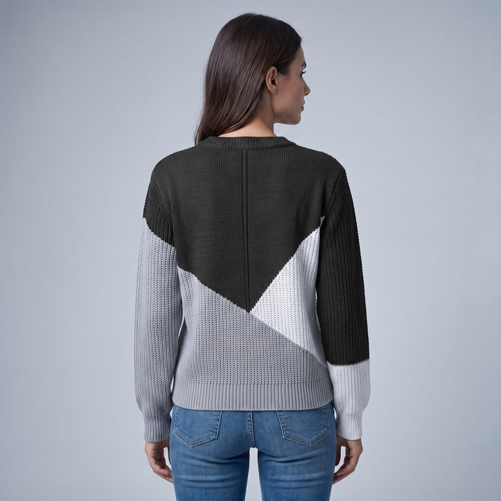 Rita — Zweifarbiger Strickpullover für Damen mit Zopfmuster und Rundhals, Das Modehaus Luzern