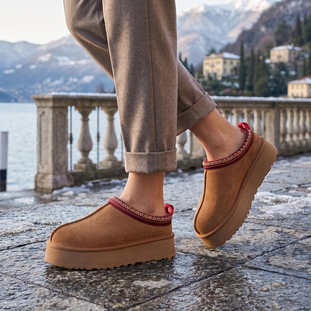 Romy — Kuschelige Hausschuhe für Damen mit Teddyfutter und Profilsohle, Das Modehaus Luzern