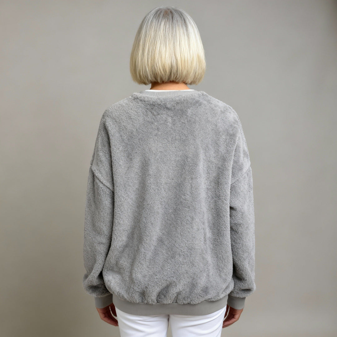 Ronja — Kuscheliger Weihnachtssweater für Damen mit Katzen-Print, Das Modehaus Luzern