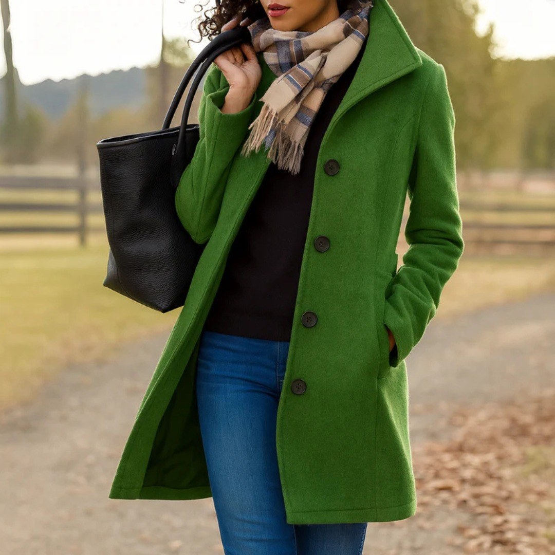 Sabine — Stilvoller Wintermantel mit Knopfleiste und Reverskragen für Damen, Das Modehaus Luzern