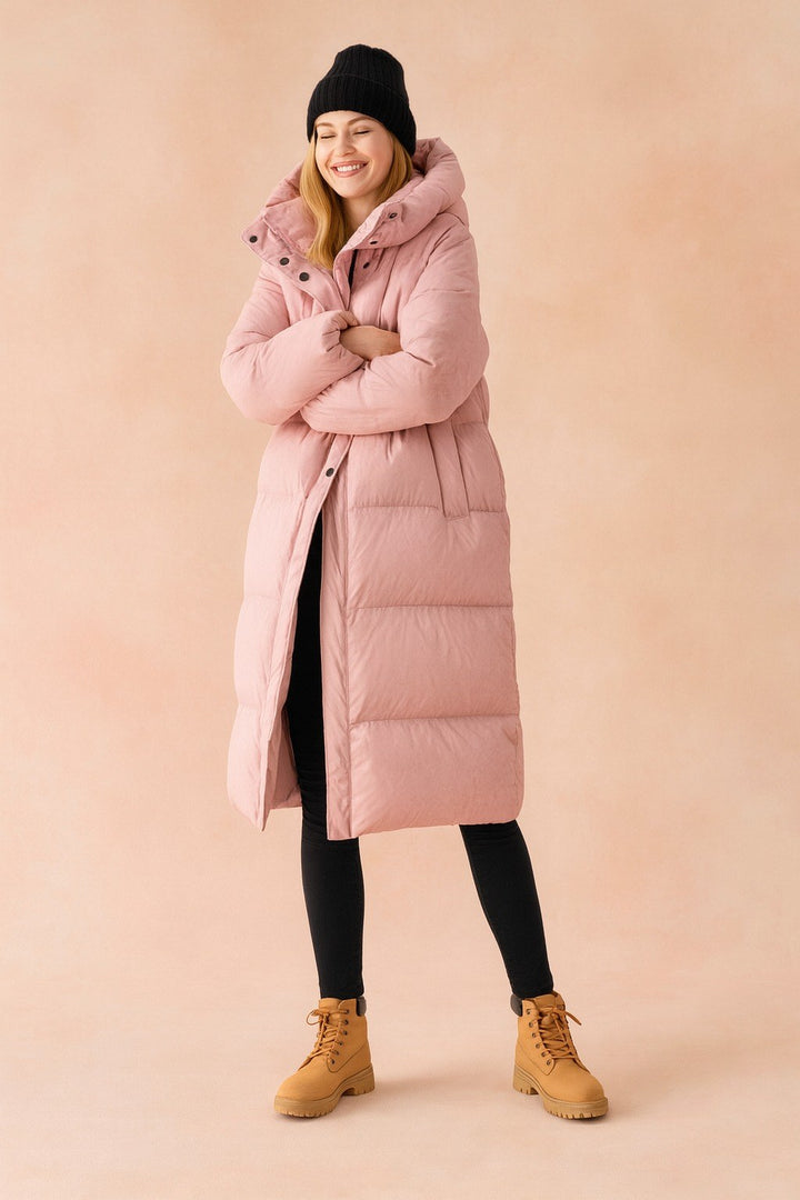 Sandra — Warme lange wattierte Winterjacke für Damen mit Kapuze, Das Modehaus Luzern