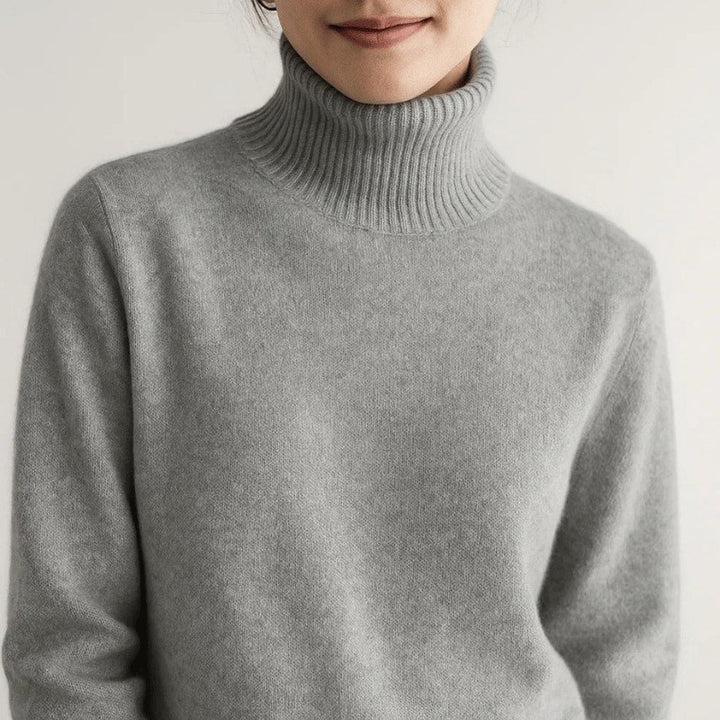 Seraina — Weicher gerippter Oversize Rollkragenpullover für Damen, Das Modehaus Luzern