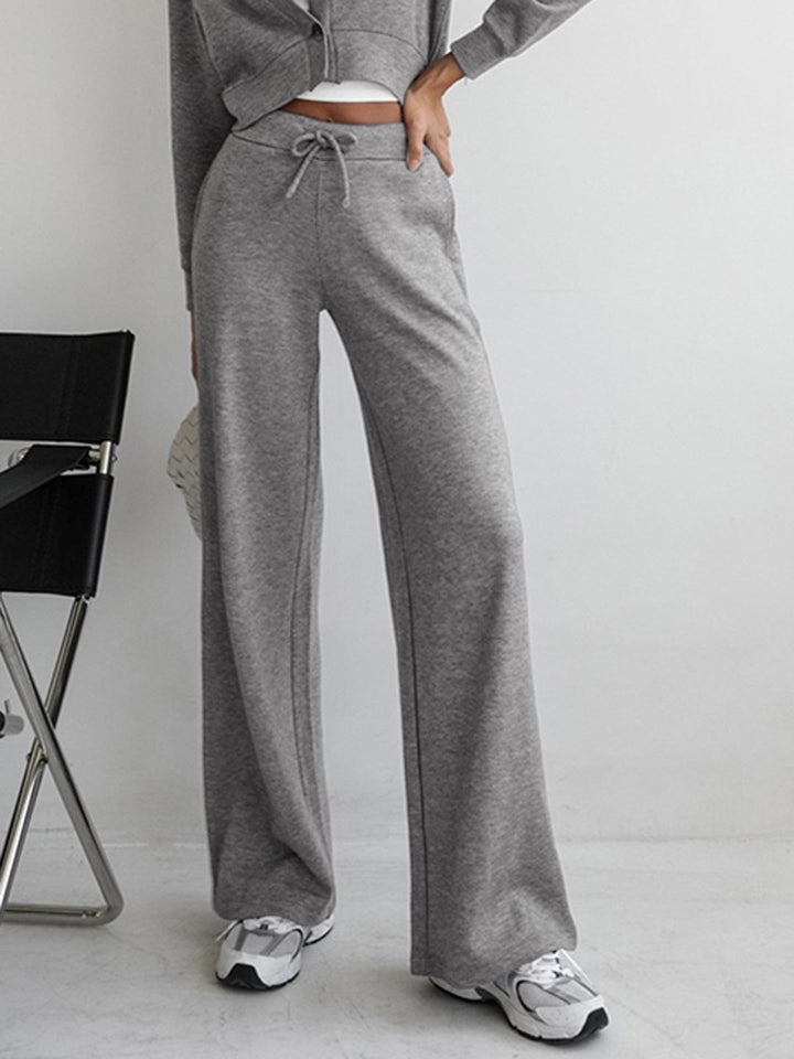 Silvana — Bequeme weite Trainerhose für Damen mit hohem Bund und Kordelzug, Das Modehaus Luzern