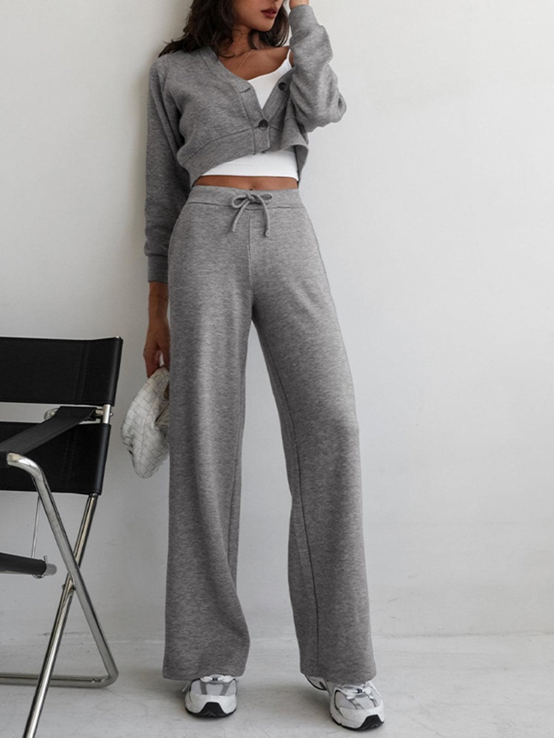 Silvana — Bequeme weite Trainerhose für Damen mit hohem Bund und Kordelzug, Das Modehaus Luzern