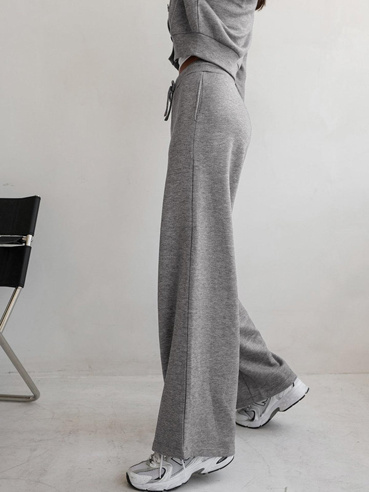Silvana — Bequeme weite Trainerhose für Damen mit hohem Bund und Kordelzug, Das Modehaus Luzern