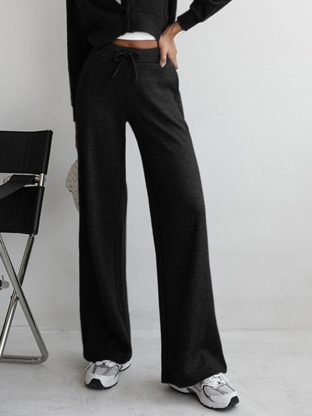 Silvana — Bequeme weite Trainerhose für Damen mit hohem Bund und Kordelzug, Das Modehaus Luzern