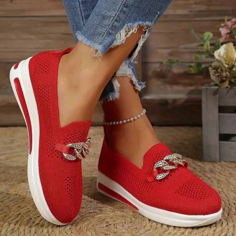 Stella — Bequeme Slip On Sneakers für Damen mit Plateau aus Strick, Das Modehaus Luzern