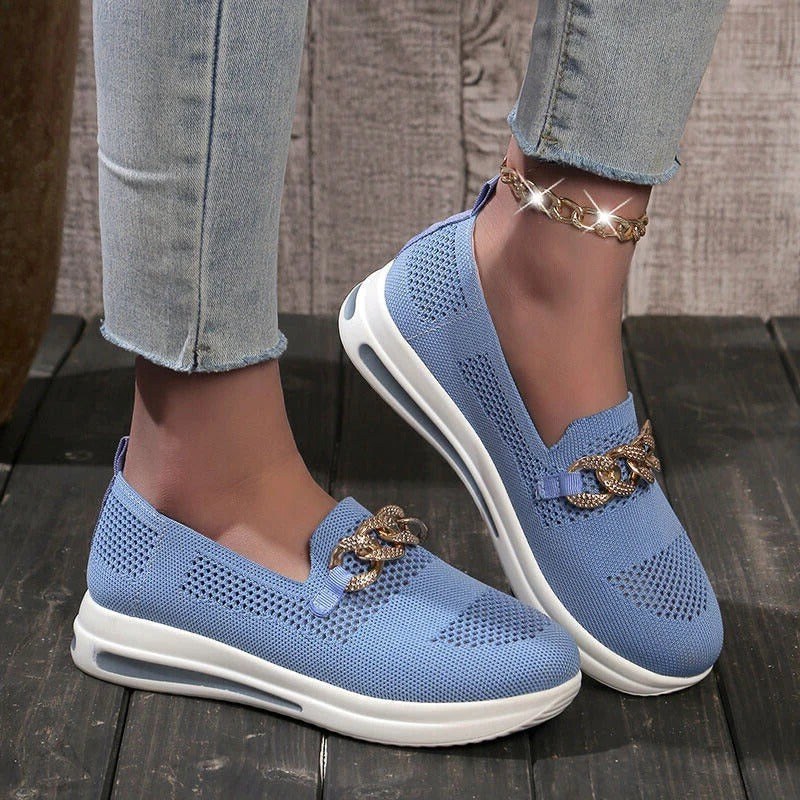 Stella — Bequeme Slip On Sneakers für Damen mit Plateau aus Strick, Das Modehaus Luzern