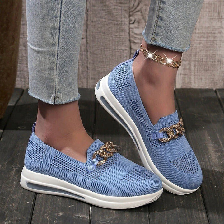 Stella — Bequeme Slip On Sneakers für Damen mit Plateau aus Strick, Das Modehaus Luzern