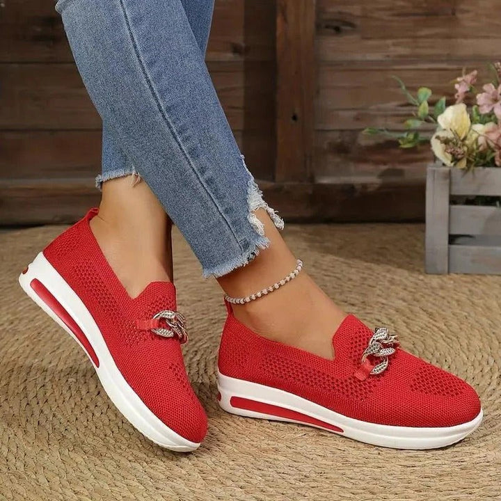 Stella — Bequeme Slip On Sneakers für Damen mit Plateau aus Strick, Das Modehaus Luzern