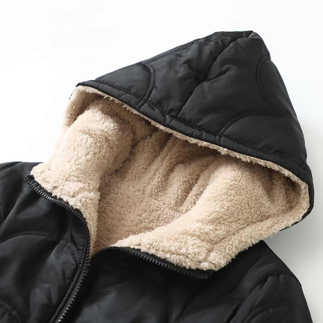 Susanne — Warme kurze gesteppte Winterjacke für Damen mit Teddyfutter, Das Modehaus Luzern