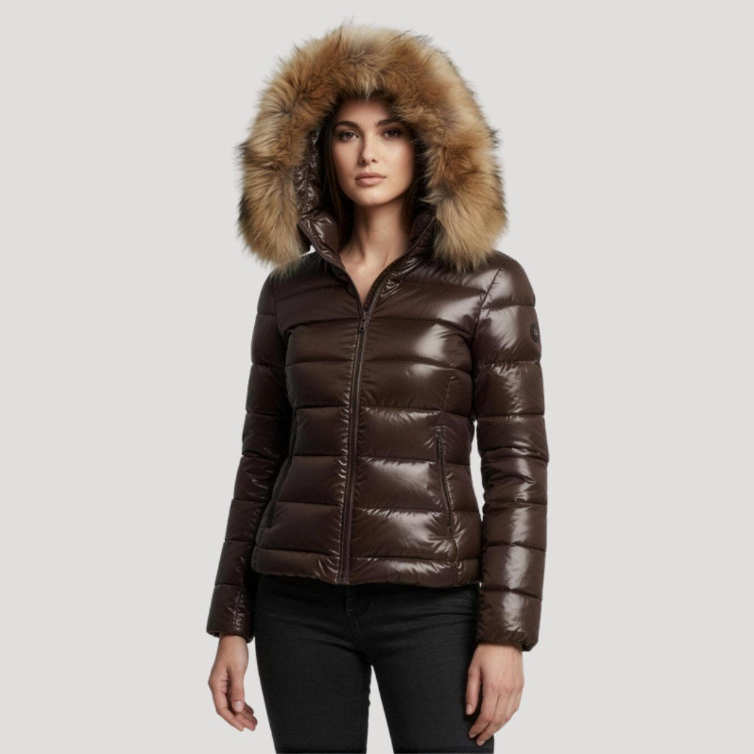 Valentina — Glänzende wattierte Winterjacke für Damen mit Kunstfell-Kapuze, Das Modehaus Luzern
