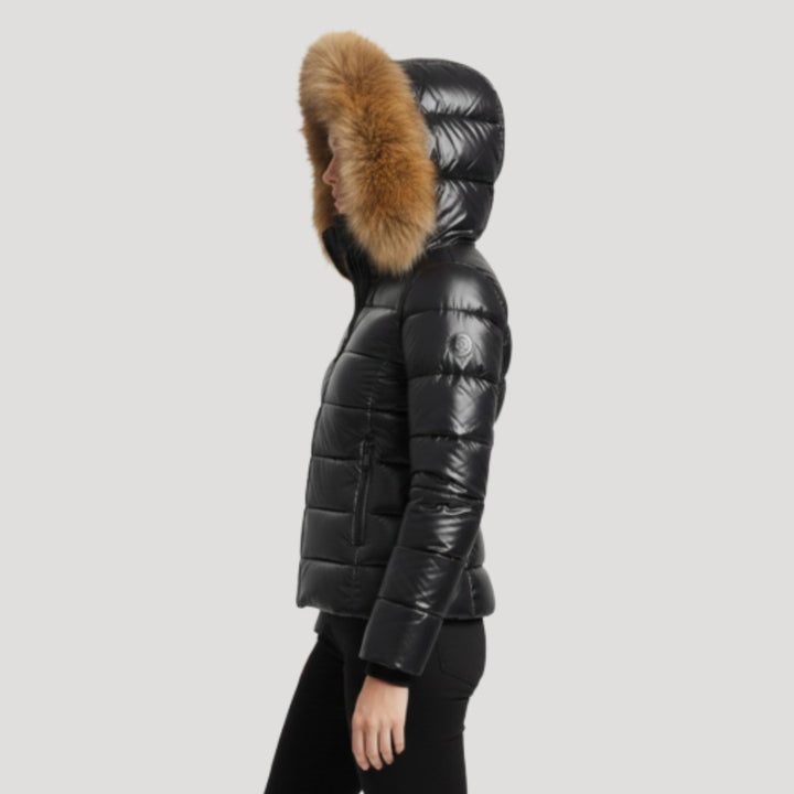 Valentina — Glänzende wattierte Winterjacke für Damen mit Kunstfell-Kapuze, Das Modehaus Luzern
