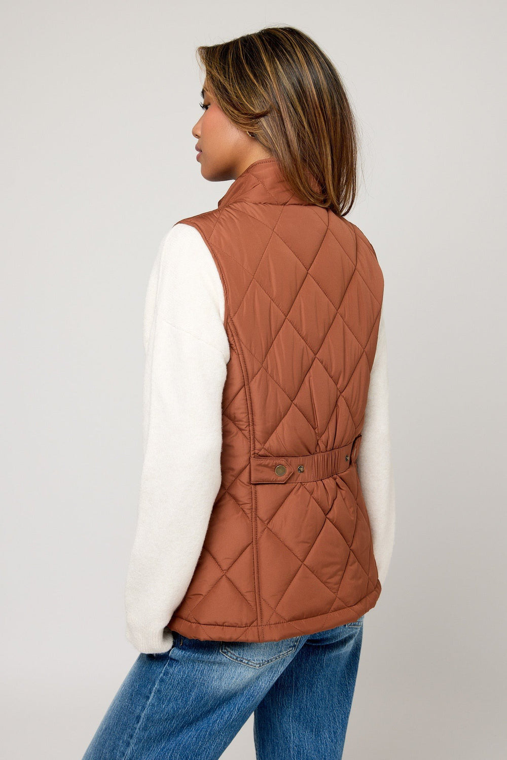 Vanessa — Gestepptes Gilet für Damen mit Rautenmuster und Druckknöpfen, Das Modehaus Luzern