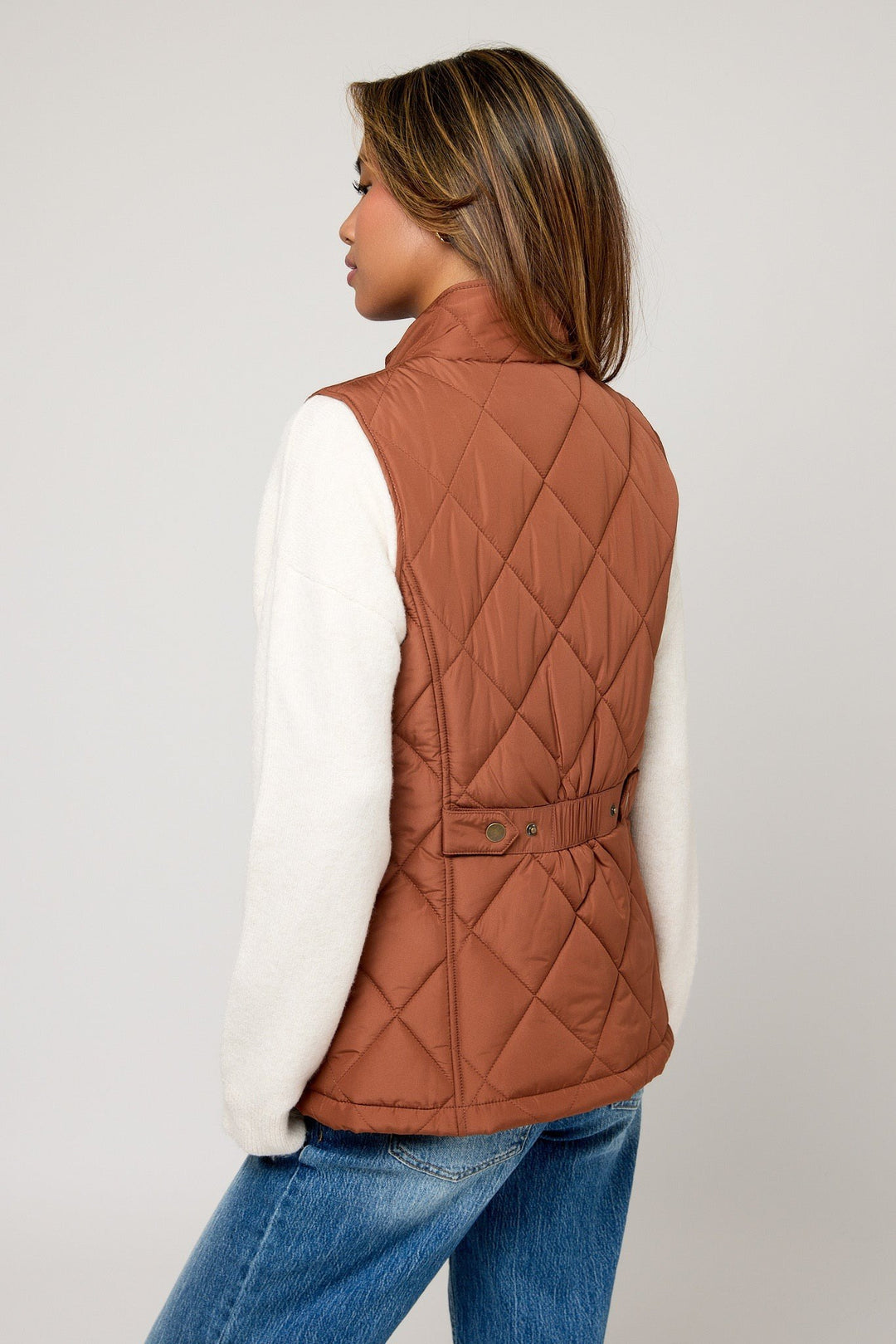 Vanessa — Gestepptes Gilet für Damen mit Rautenmuster und Druckknöpfen, Das Modehaus Luzern