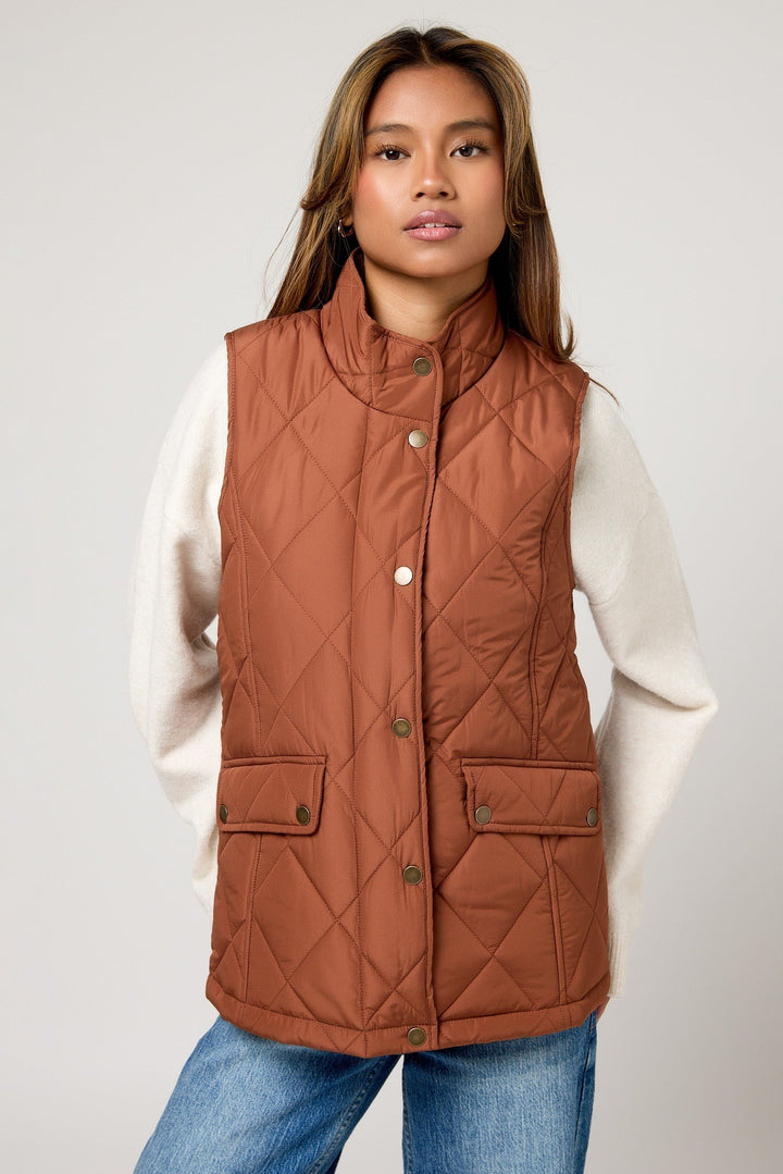 Vanessa — Gestepptes Gilet für Damen mit Rautenmuster und Druckknöpfen, Das Modehaus Luzern
