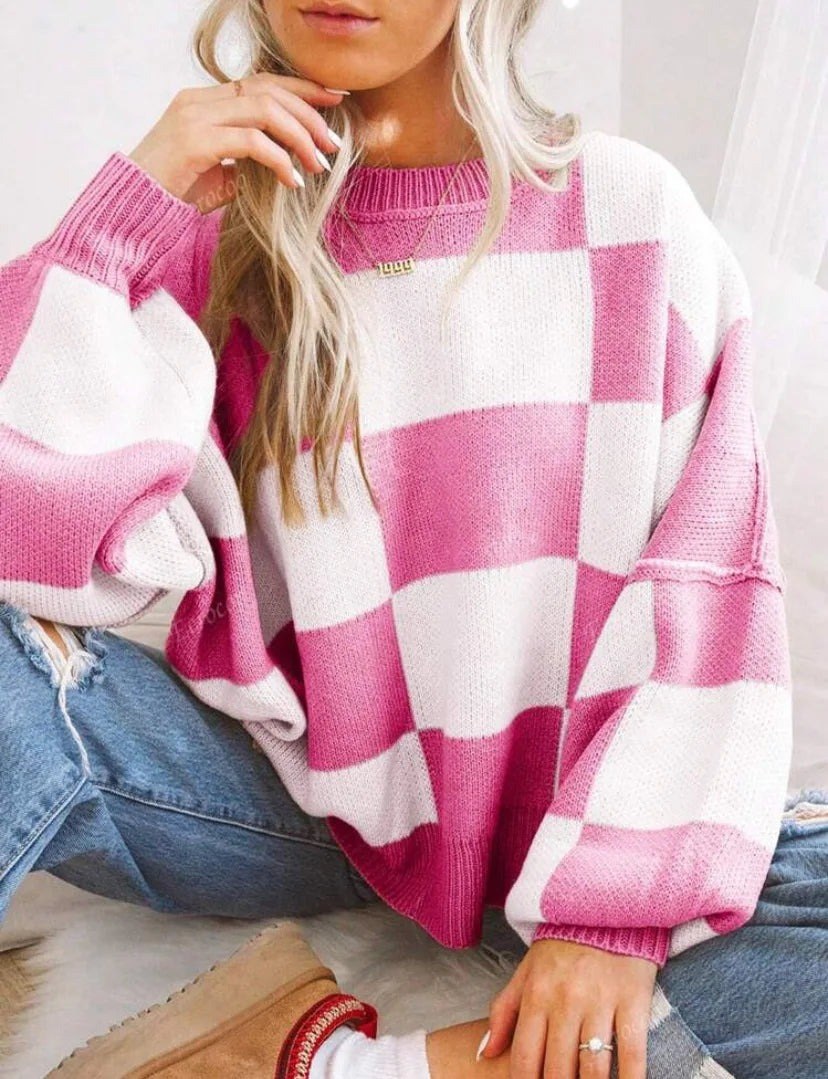 Yara — Weicher weiter Strickpullover für Damen mit Karo-Muster, Das Modehaus Luzern
