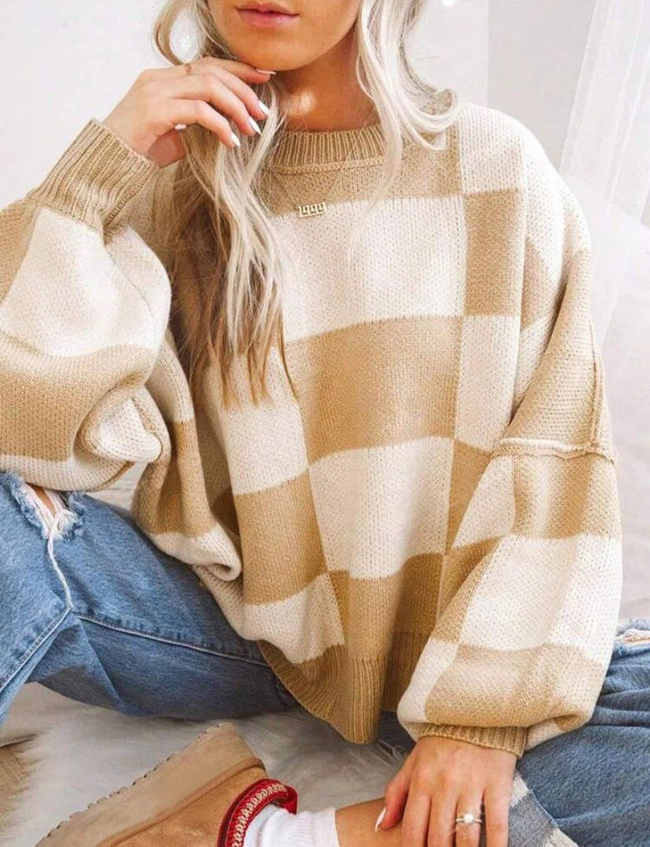 Yara — Weicher weiter Strickpullover für Damen mit Karo-Muster, Das Modehaus Luzern