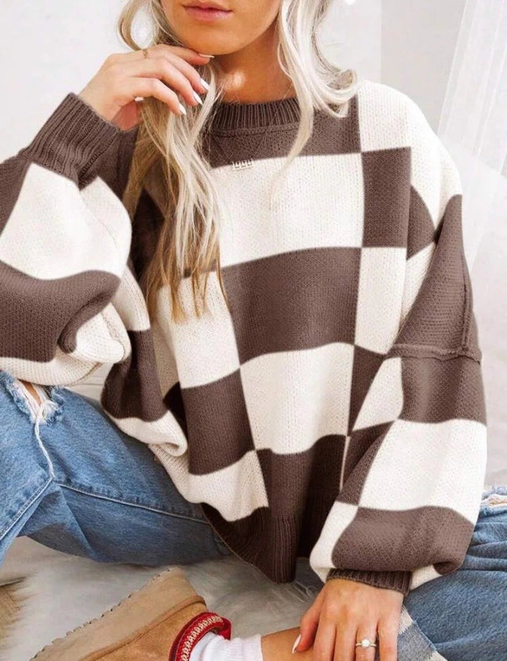 Yara — Weicher weiter Strickpullover für Damen mit Karo-Muster, Das Modehaus Luzern