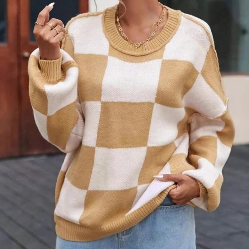 Yara — Weicher weiter Strickpullover für Damen mit Karo-Muster, Das Modehaus Luzern