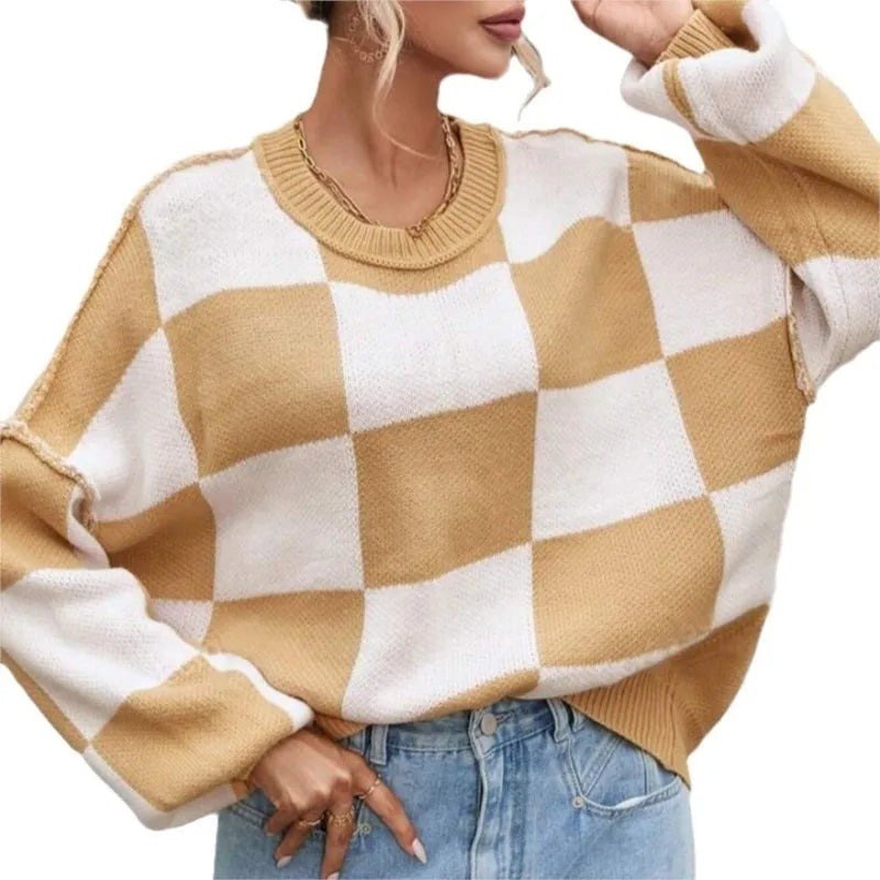 Yara — Weicher weiter Strickpullover für Damen mit Karo-Muster, Das Modehaus Luzern