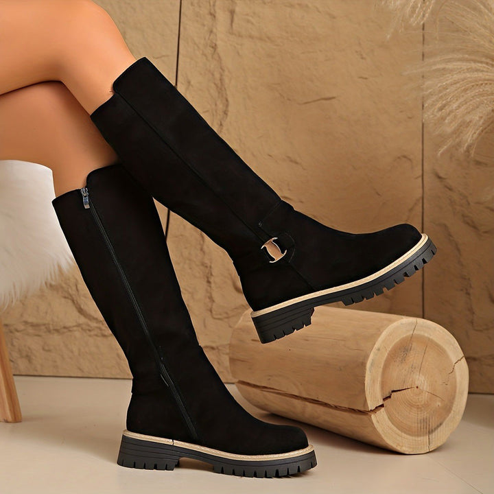 Yvette — Elegante kniehohe Plateau Stiefel für Damen mit Reissverschluss, Das Modehaus Luzern