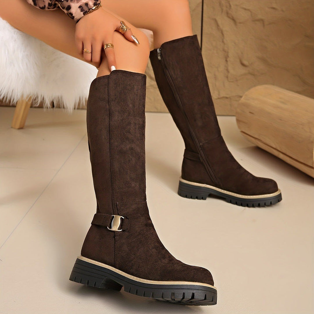 Yvette — Elegante kniehohe Plateau Stiefel für Damen mit Reissverschluss, Das Modehaus Luzern