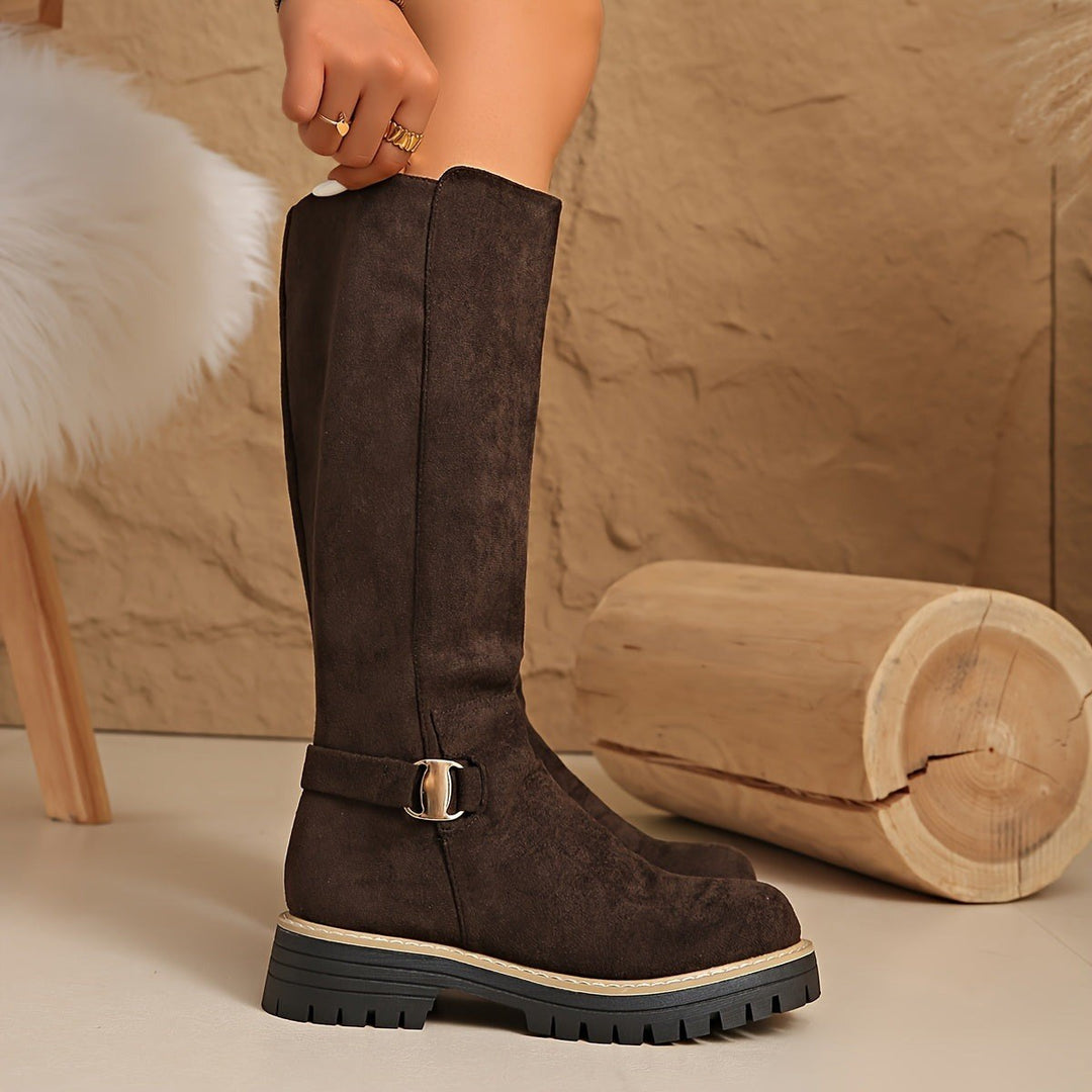 Yvette — Elegante kniehohe Plateau Stiefel für Damen mit Reissverschluss, Das Modehaus Luzern