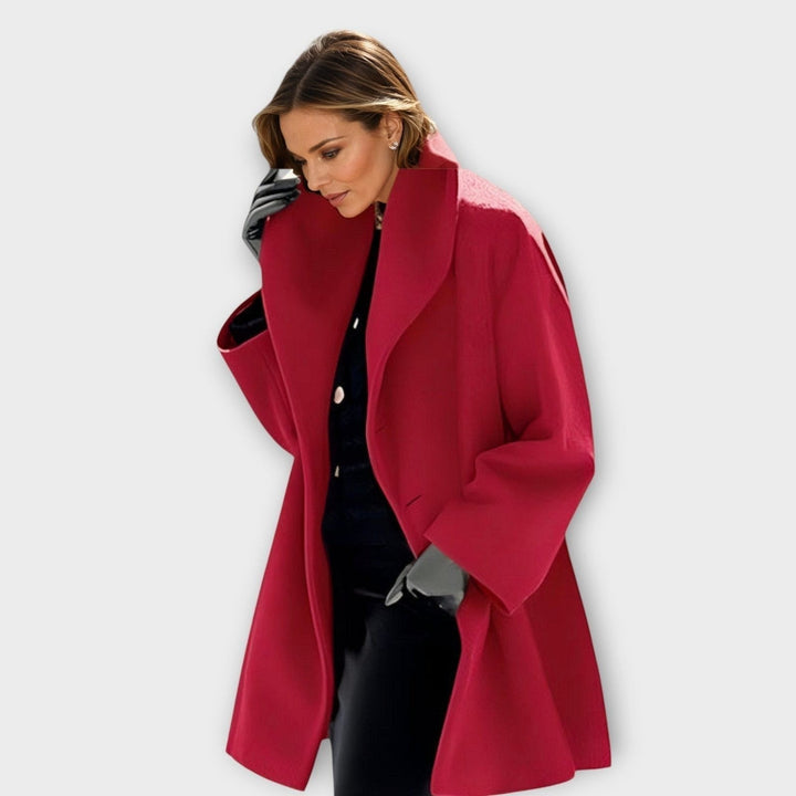Zoe — Warmer Wintermantel aus Wolle für Damen mit Kragen und Knopfleiste, Das Modehaus Luzern