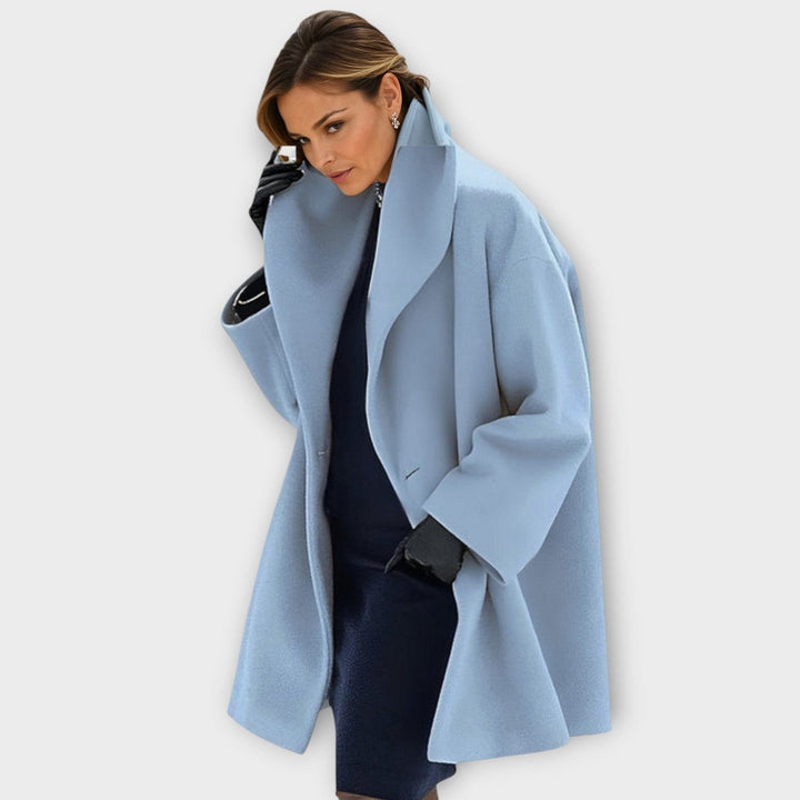 Zoe — Warmer Wintermantel aus Wolle für Damen mit Kragen und Knopfleiste, Das Modehaus Luzern