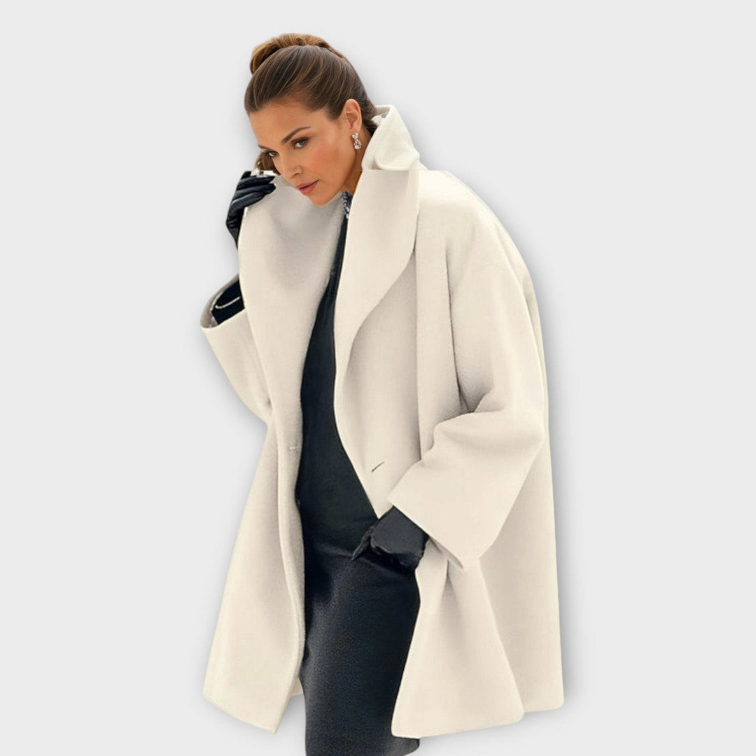 Zoe — Warmer Wintermantel aus Wolle für Damen mit Kragen und Knopfleiste, Das Modehaus Luzern